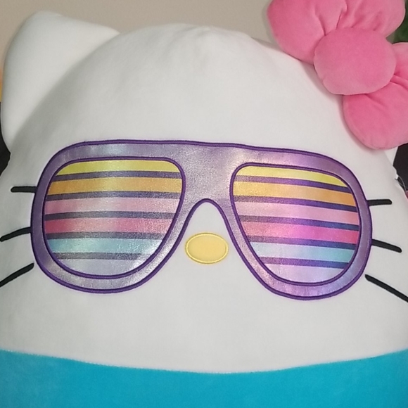 New Limited Editon Hello Kitty 20" Squishmallows - Picture 3 of 11